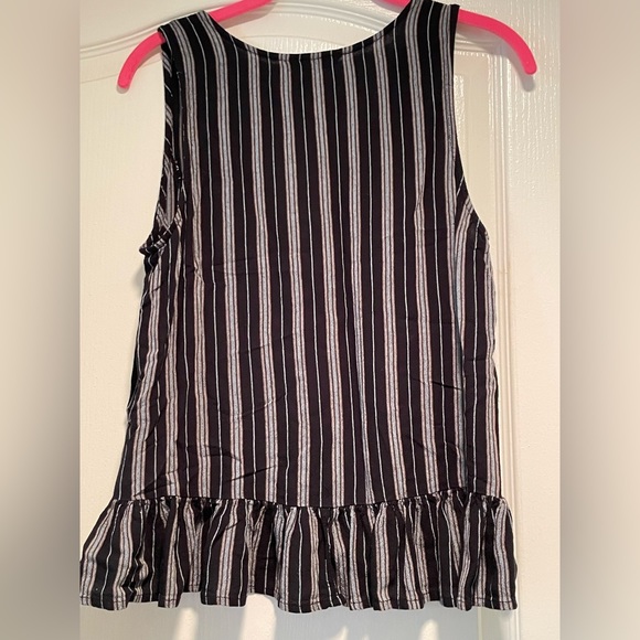 American Eagle small tank top - Picture 2 of 3